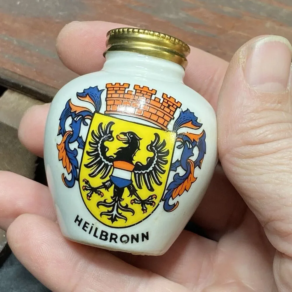 N/A vintage salt